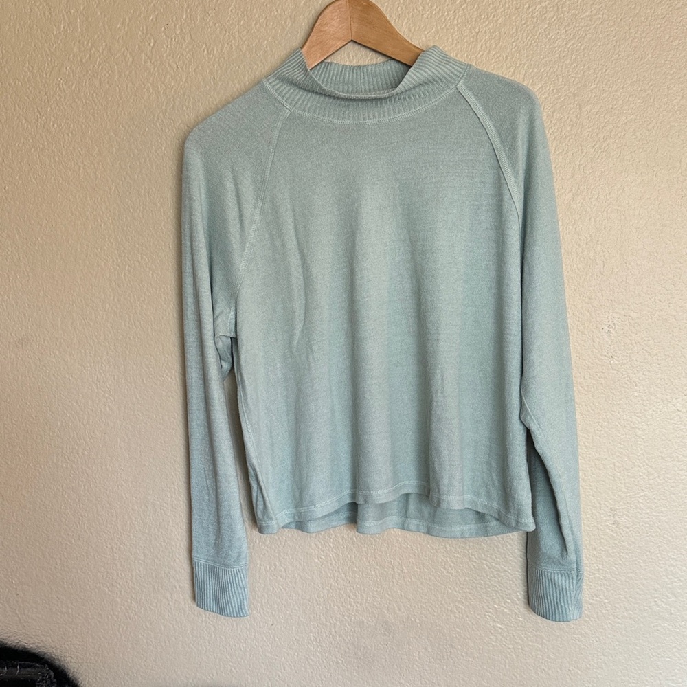 Abercrombie & Fitch Women’s Sage Green Sweater Size M